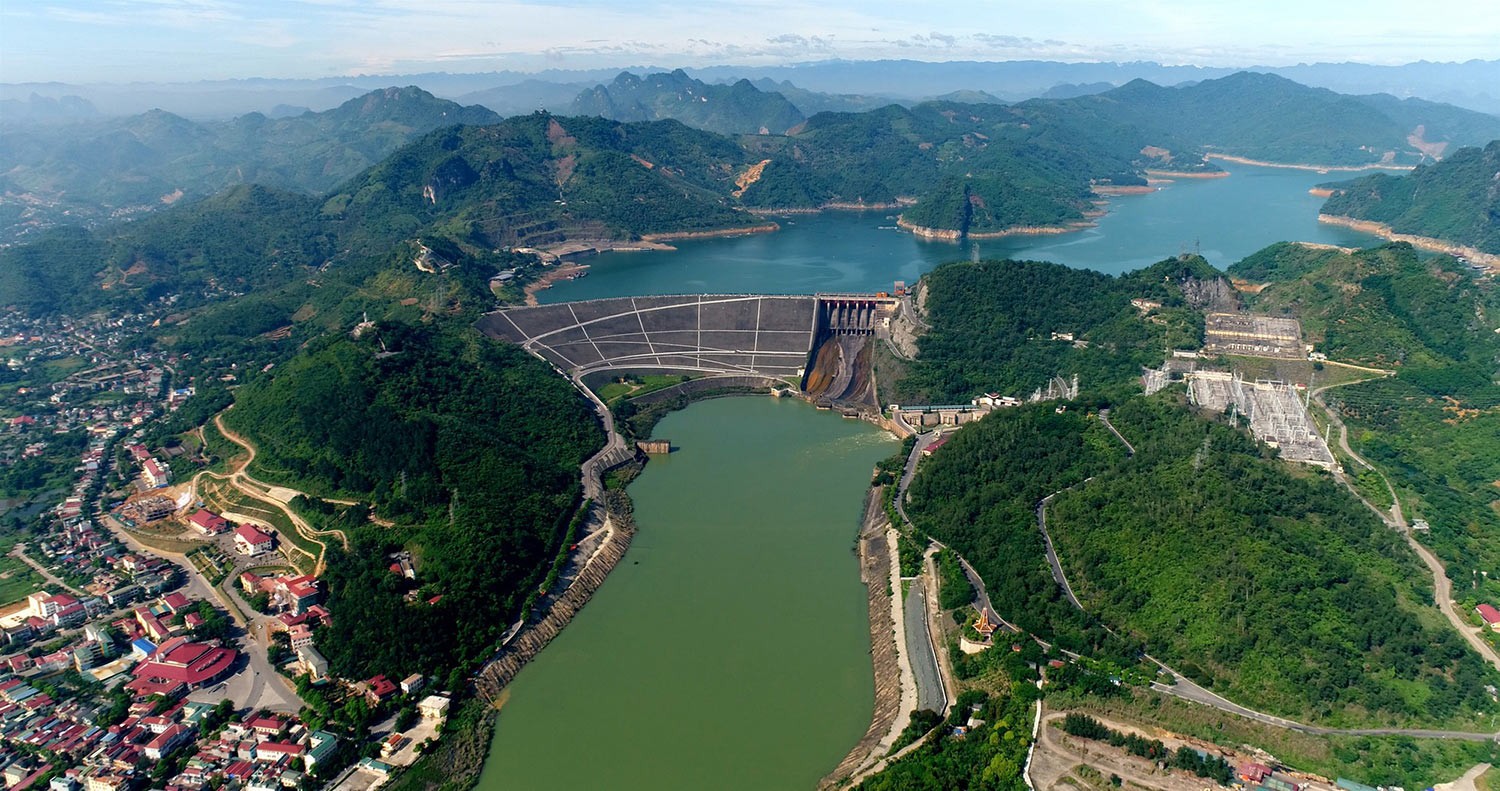 Hoa Binh Hydroelectric Plant, the most famous destination of Hoa Binh